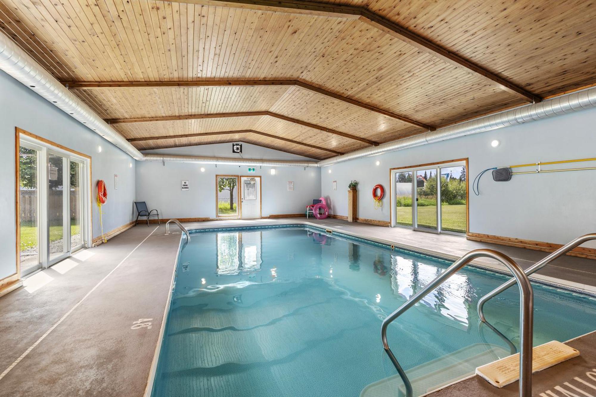 Ambassador Motel Су Сент Мари Екстериор снимка